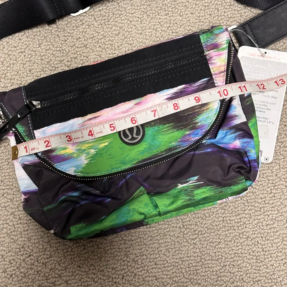 Lululemon Festival Bag (NWT) - Picture 2 of 12
